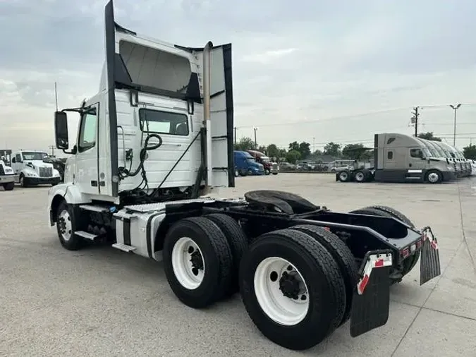 2017 Volvo VNL300f09de28d7ce904ee0d74e8dc0b8dd356