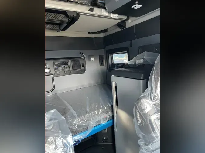 2026 MACK Pioneer 76" High Roof