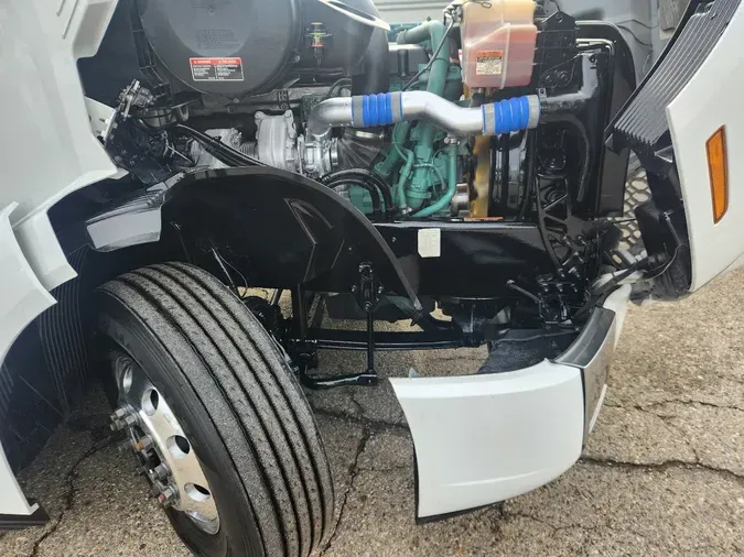 2023 VOLVO VNL64T760f0a67ba25f840731d111e81be5f4095a