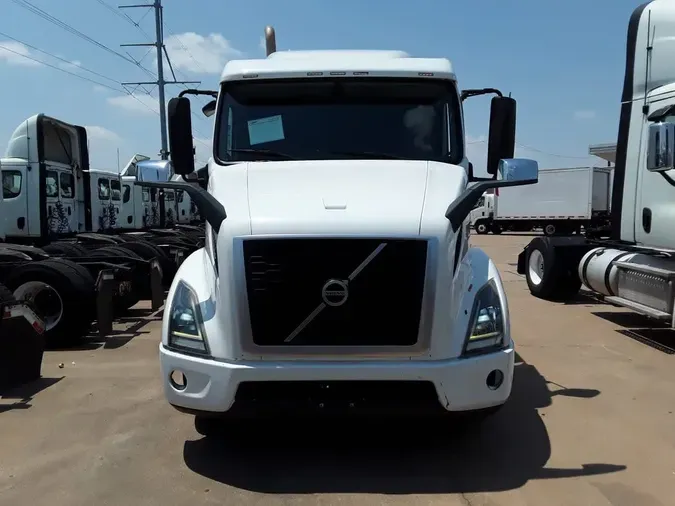 2020 VOLVO VNR64T-640