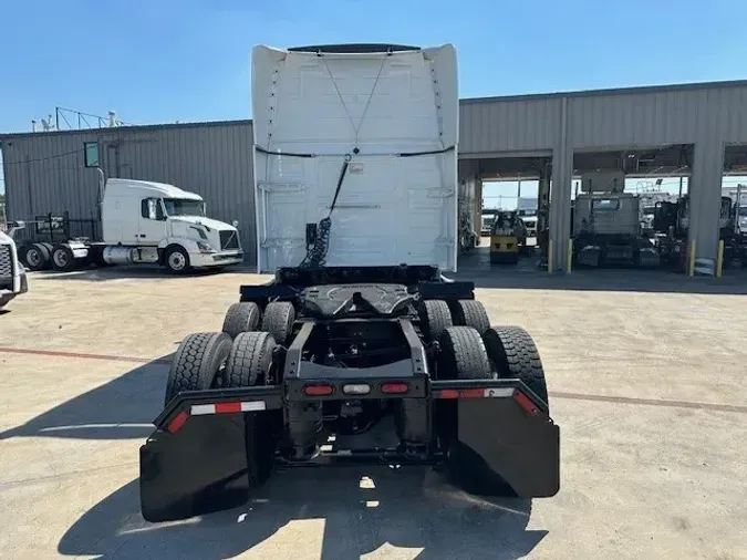 2019 VOLVO VNL64T760