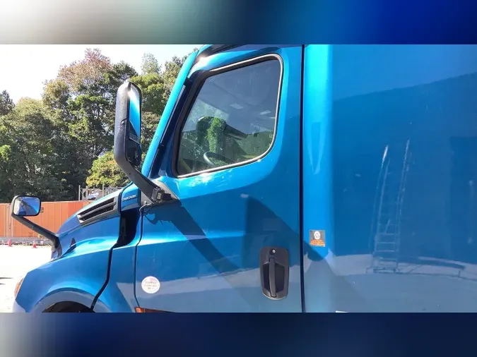 2023 Freightliner Cascadia 126