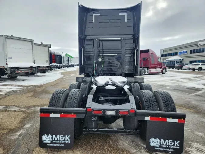 2024 VOLVO VNL64T860
