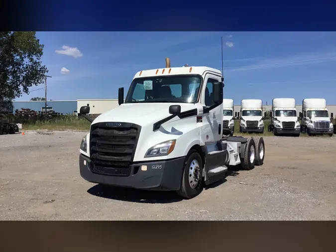 2020 Freightliner Cascadia 126