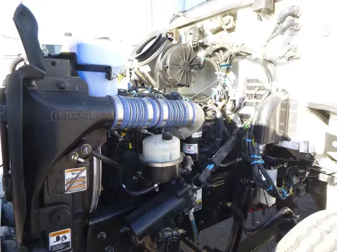 2020 Peterbilt 330f0ac18e493bb0d300de424ac7c9f7185