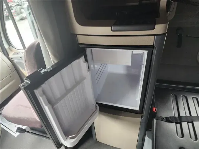 2020 FREIGHTLINER CASCADIA