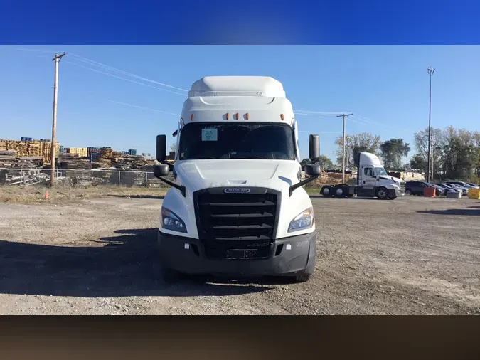 2021 Freightliner Cascadia 126f0acf350add12b70e71096e125f3e806