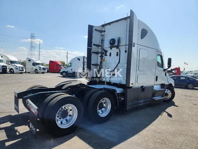 2020 FREIGHTLINER Cascadia 126