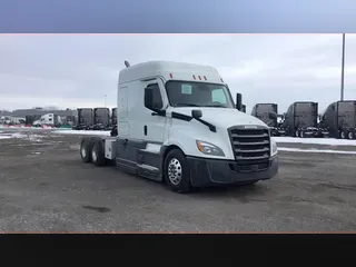2021 Freightliner Cascadia 126