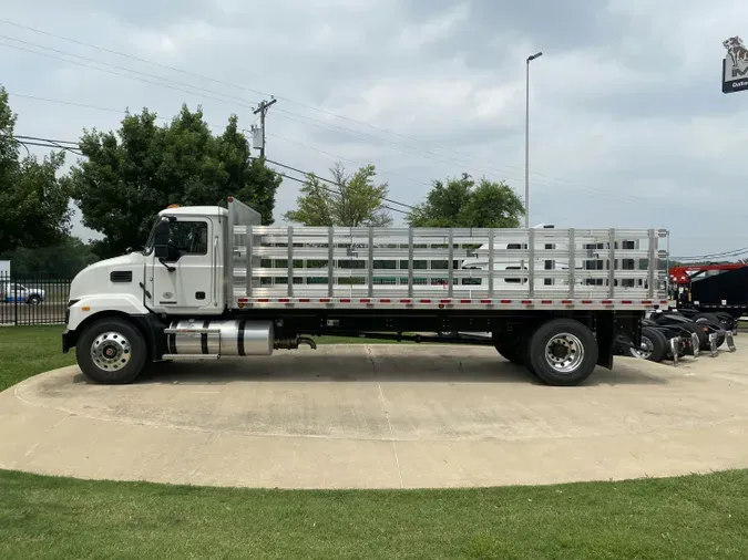 2025 MACK MD74