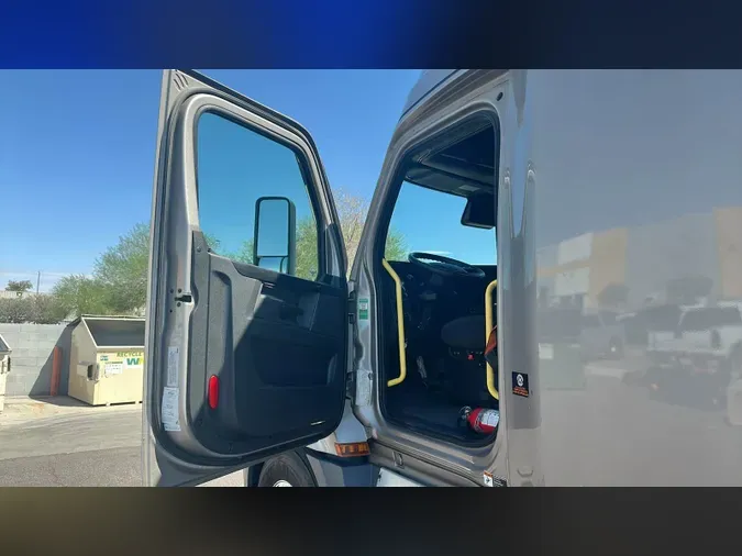2024 Freightliner Cascadia 126