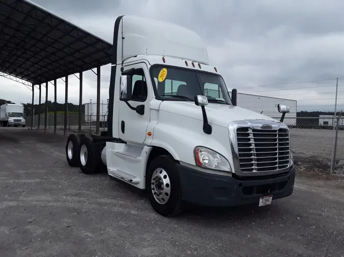 2015 FREIGHTLINER/MERCEDES CASCADIA 125