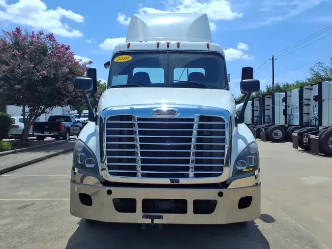 2019 FREIGHTLINER/MERCEDES CASCADIA 125