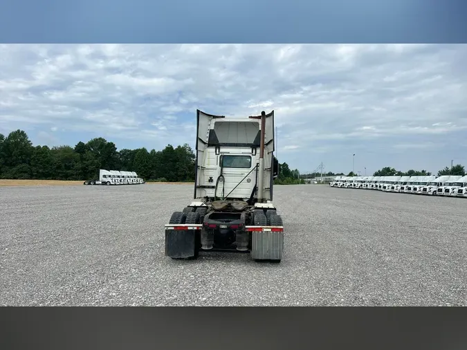 2016 Volvo VNL300