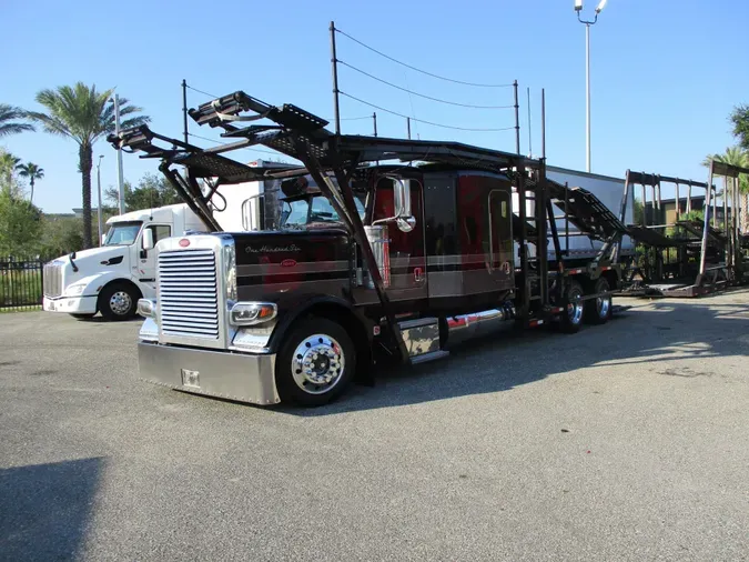 2021 Peterbilt 389