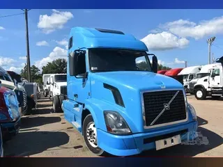 2015 VOLVO VNL42670