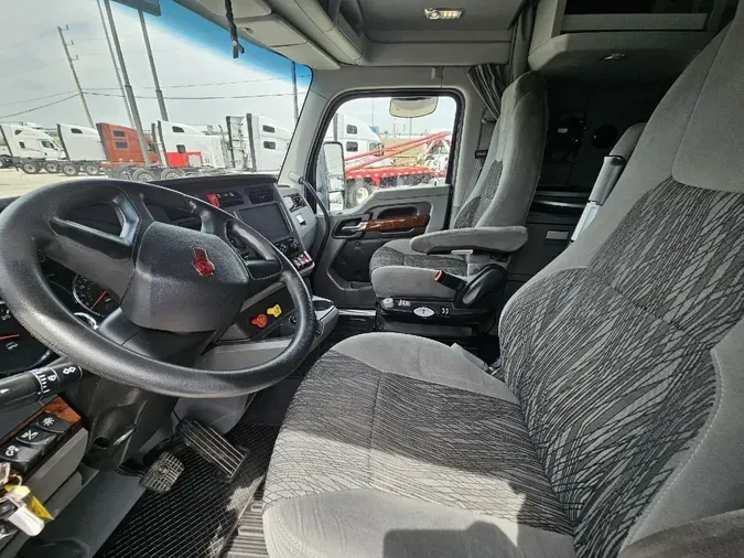 2022 KENWORTH T680