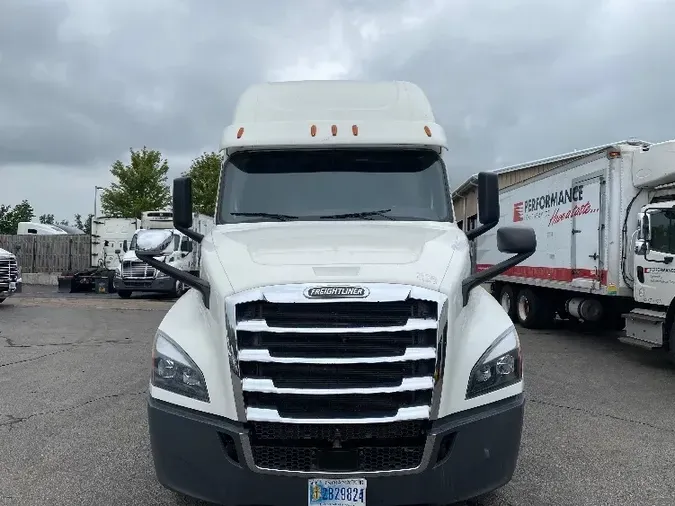 2020 Freightliner T12664ST