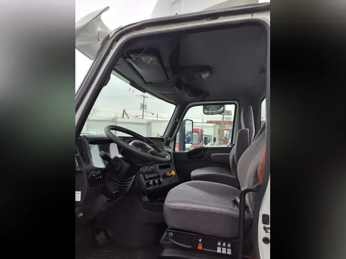 2019 NAVISTAR INTERNATIONAL LT625 DAYCAB T/A