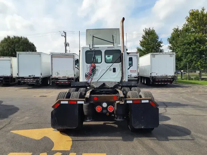 2016 FREIGHTLINER CASCADIA