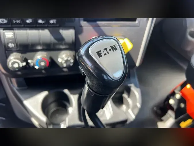 2018 INTERNATIONAL RH613
