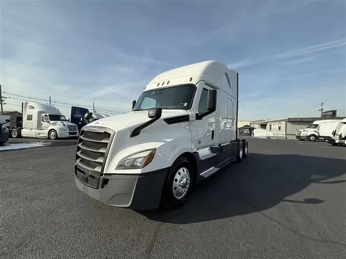 2021 FREIGHTLINER CA126