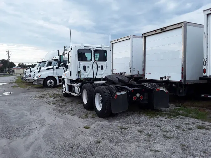 2017 FREIGHTLINER/MERCEDES CASCADIA 125