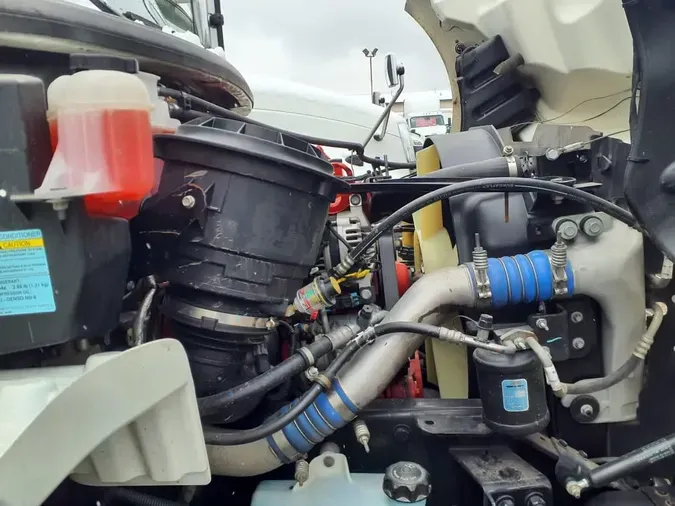 2018 FREIGHTLINER M2 106