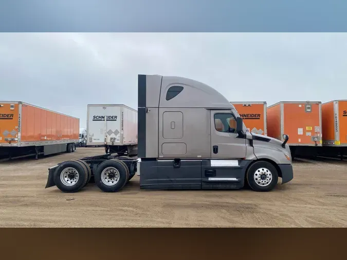 2024 Freightliner Cascadia 126