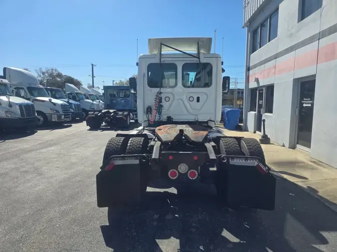 2019 FREIGHTLINER/MERCEDES CASCADIA 125f0d5810dd8e69db1fcc32a914fee6a58