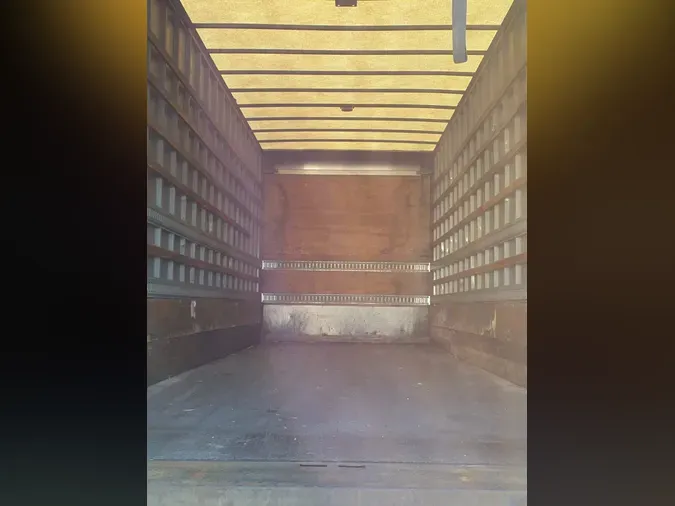 2012 FREIGHTLINER/MERCEDES M2 106