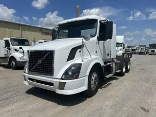2012 VOLVO VNL64T300
