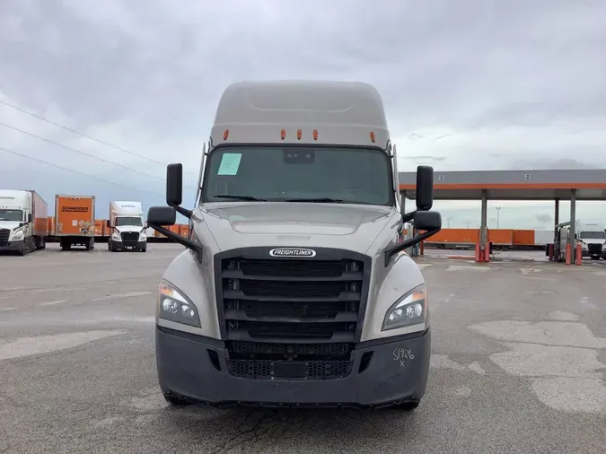 2021 Freightliner Cascadia 126