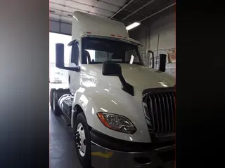 2020 NAVISTAR INTERNATIONAL LT625 DAYCAB T/A