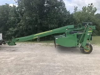 2016 John Deere 835