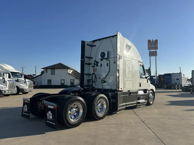 2021 Freightliner Cascadia