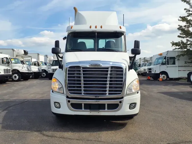 2016 FREIGHTLINER CASCADIA