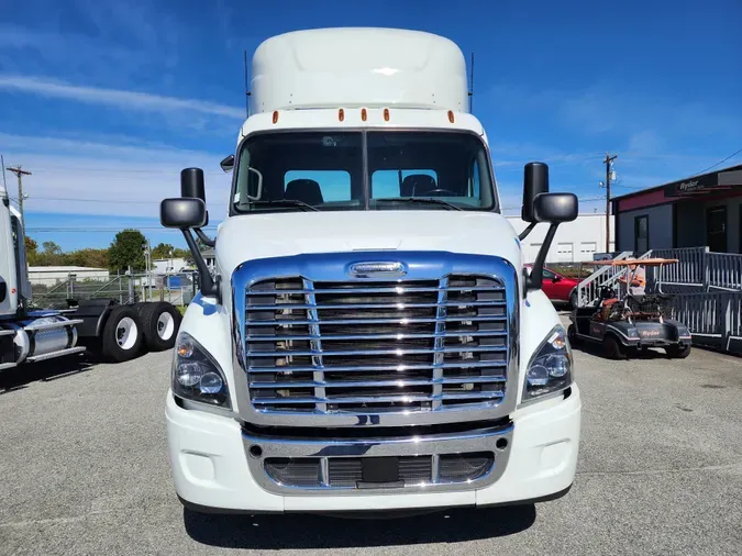 2018 FREIGHTLINER/MERCEDES CASCADIA 113