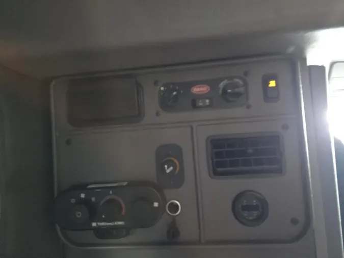 2023 Peterbilt 389f0e8fb331fef468610d8017fff19be04