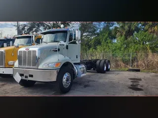 2020 Peterbilt 348