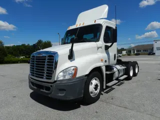 2015 Freightliner CASCADIA 125