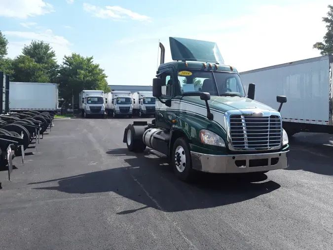 2016 FREIGHTLINER/MERCEDES CASCADIA 125