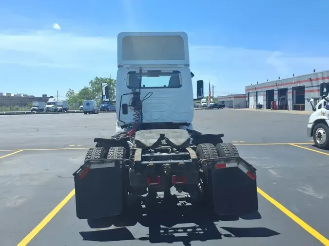 2019 NAVISTAR INTERNATIONAL RH613 DAYCAB S/A