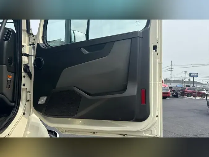 2020 VOLVO VNL300