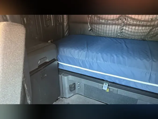 2023 Freightliner Cascadia 126