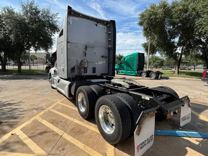 2022 Kenworth T680