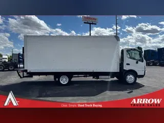 2019 HINO 195
