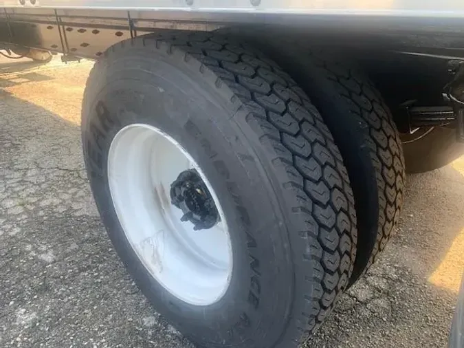 2021 Freightliner Business Class M2 106