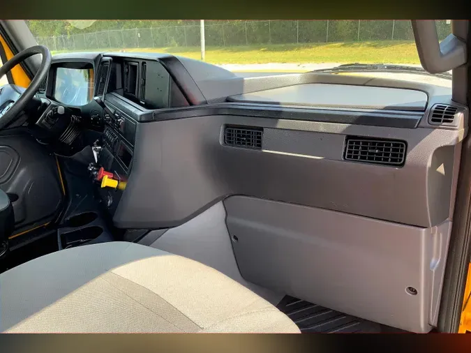 2019 INT LT625 6x4