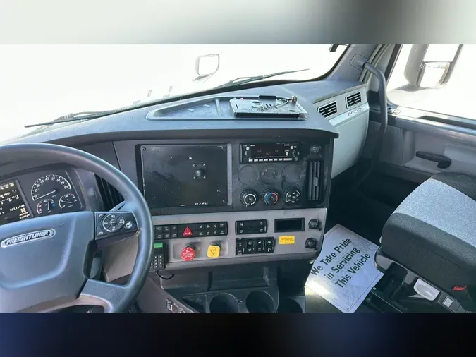 2022 Freightliner Cascadia 126